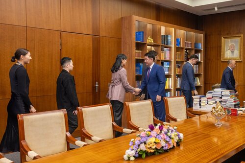 У.Хүрэлсүх 3х3 сагсан бөмбөгийн үндэсний шигшээ багийн тамирчдад баяр хүргэлээ